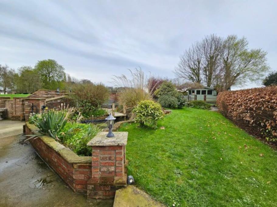 Holme Lodge Cottage เทิร์สก์ ภายนอก รูปภาพ