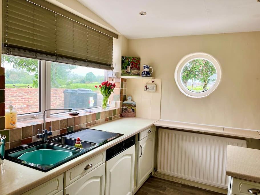 Holme Lodge Cottage เทิร์สก์ ภายนอก รูปภาพ