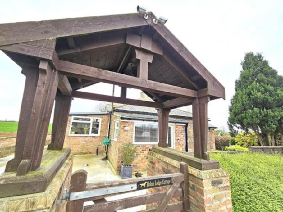 Holme Lodge Cottage เทิร์สก์ ภายนอก รูปภาพ