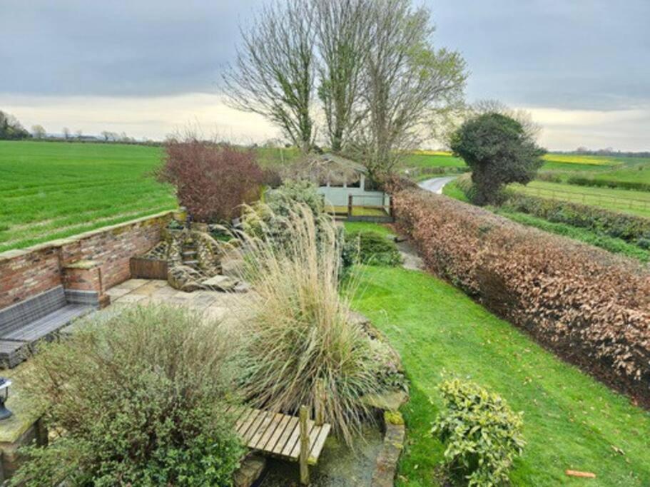 Holme Lodge Cottage เทิร์สก์ ภายนอก รูปภาพ