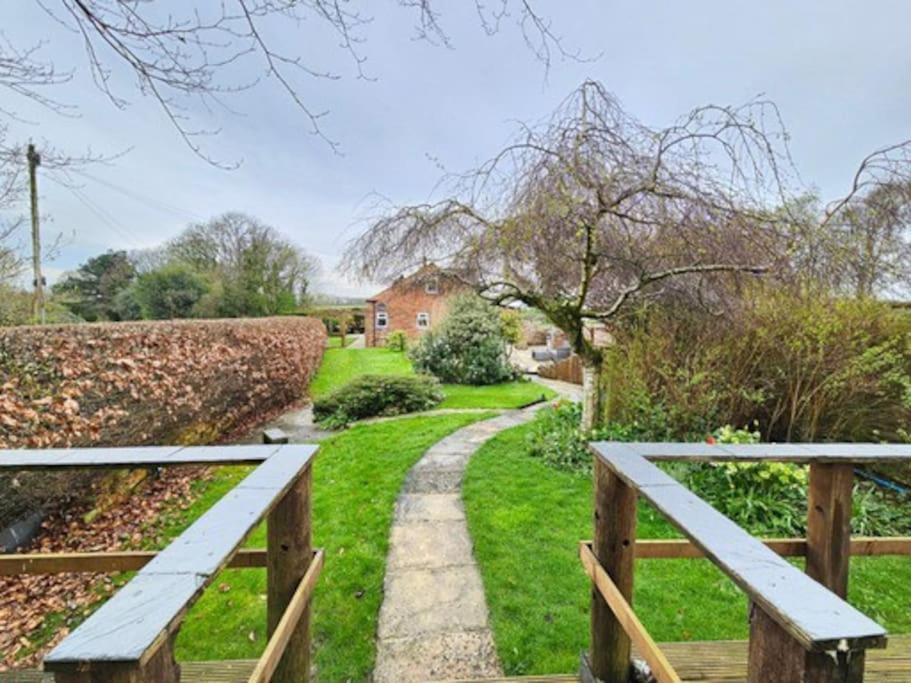 Holme Lodge Cottage เทิร์สก์ ภายนอก รูปภาพ